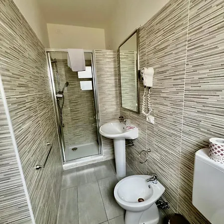Otel Guidi 2*